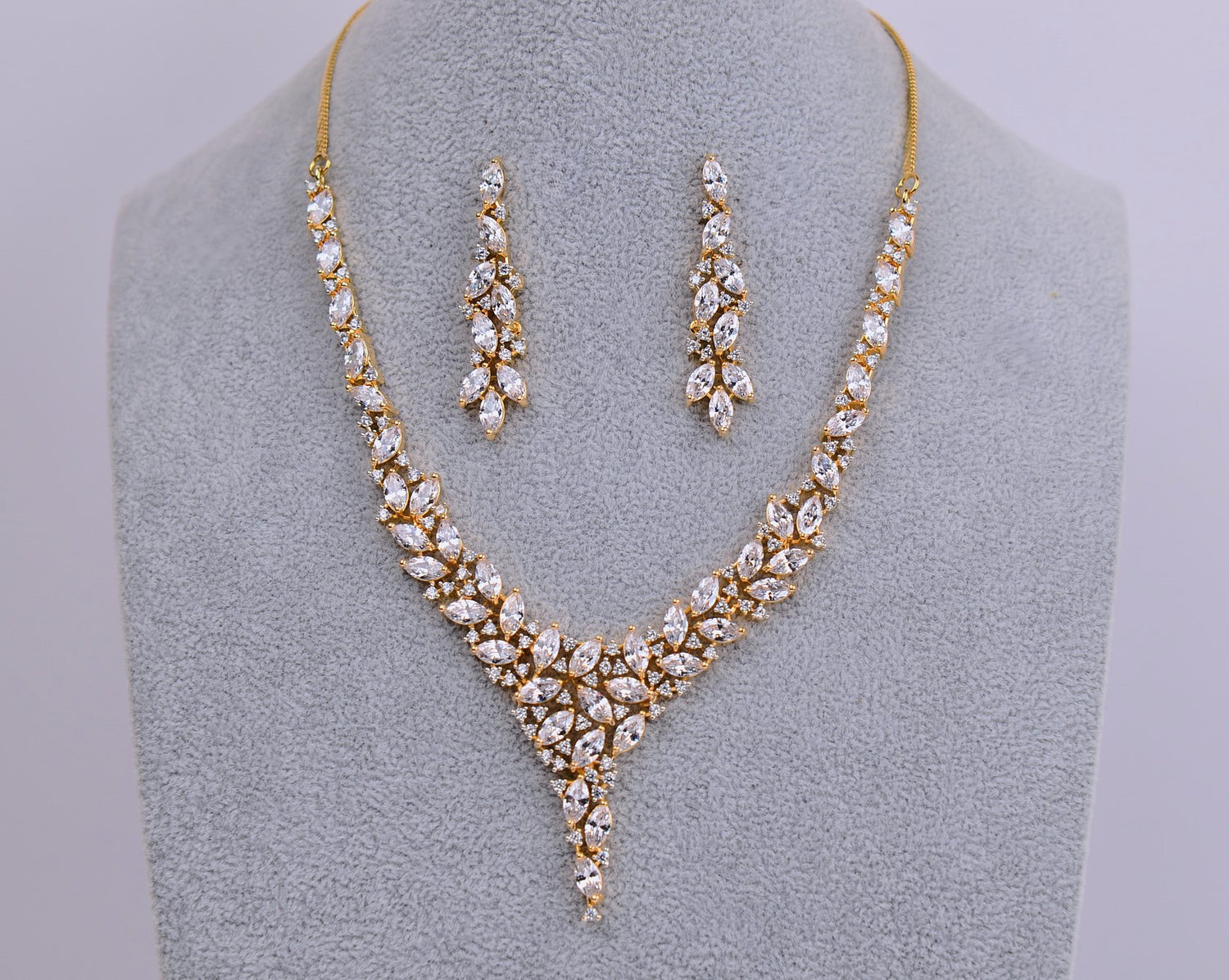 Gold Swarovski Necklace Set