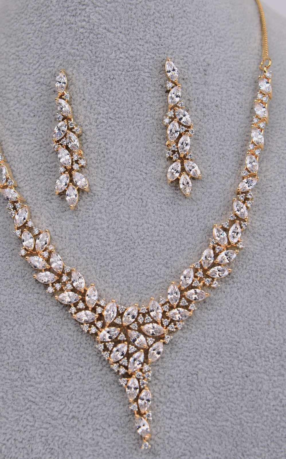 Gold Swarovski Necklace Set
