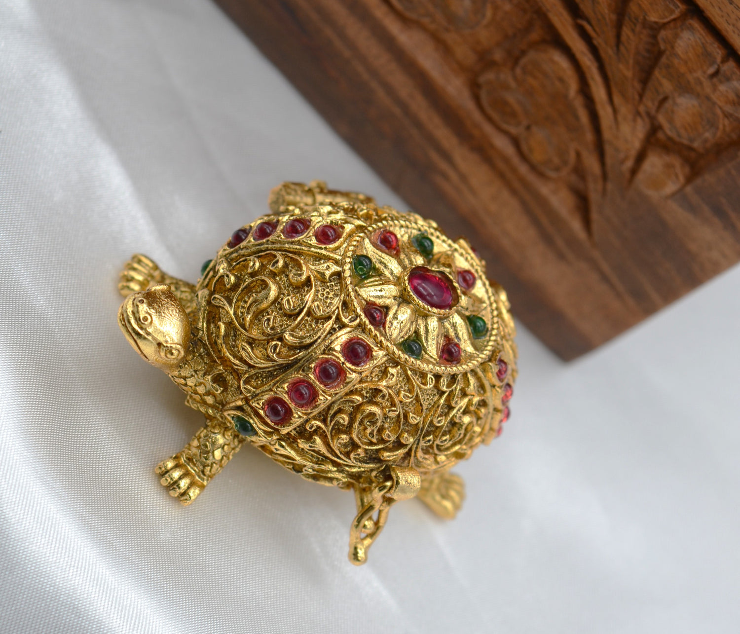 Tortoise Design With Kemp Stone Sindoor Box