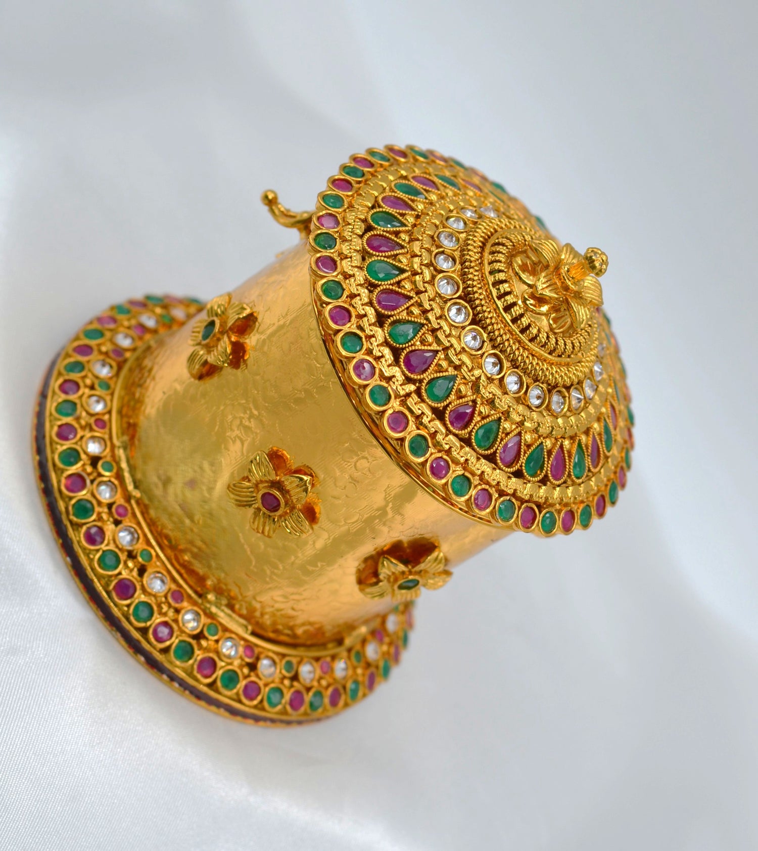 Traditional Kemp Stone Sindoor Box