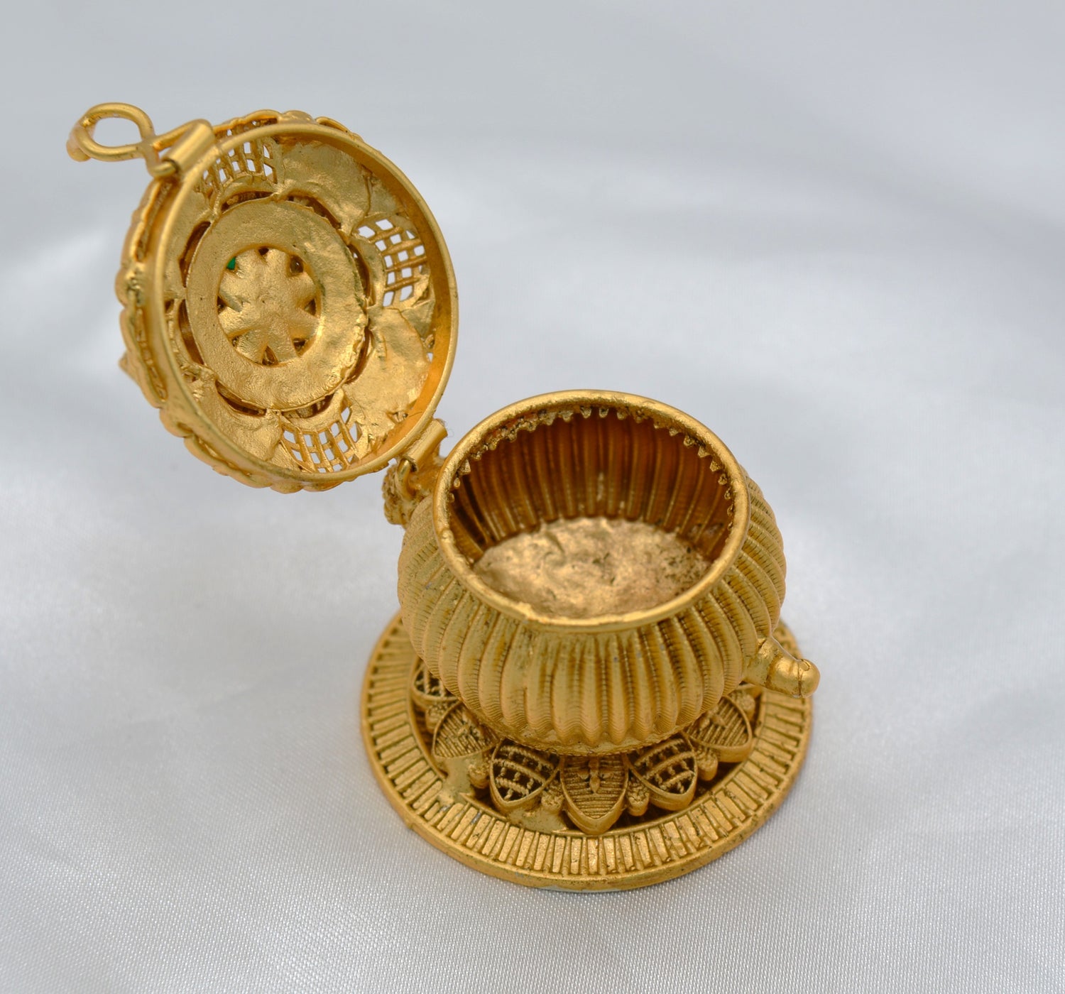 Goddess Lakshmi With Kemp Stone Sindoor Box