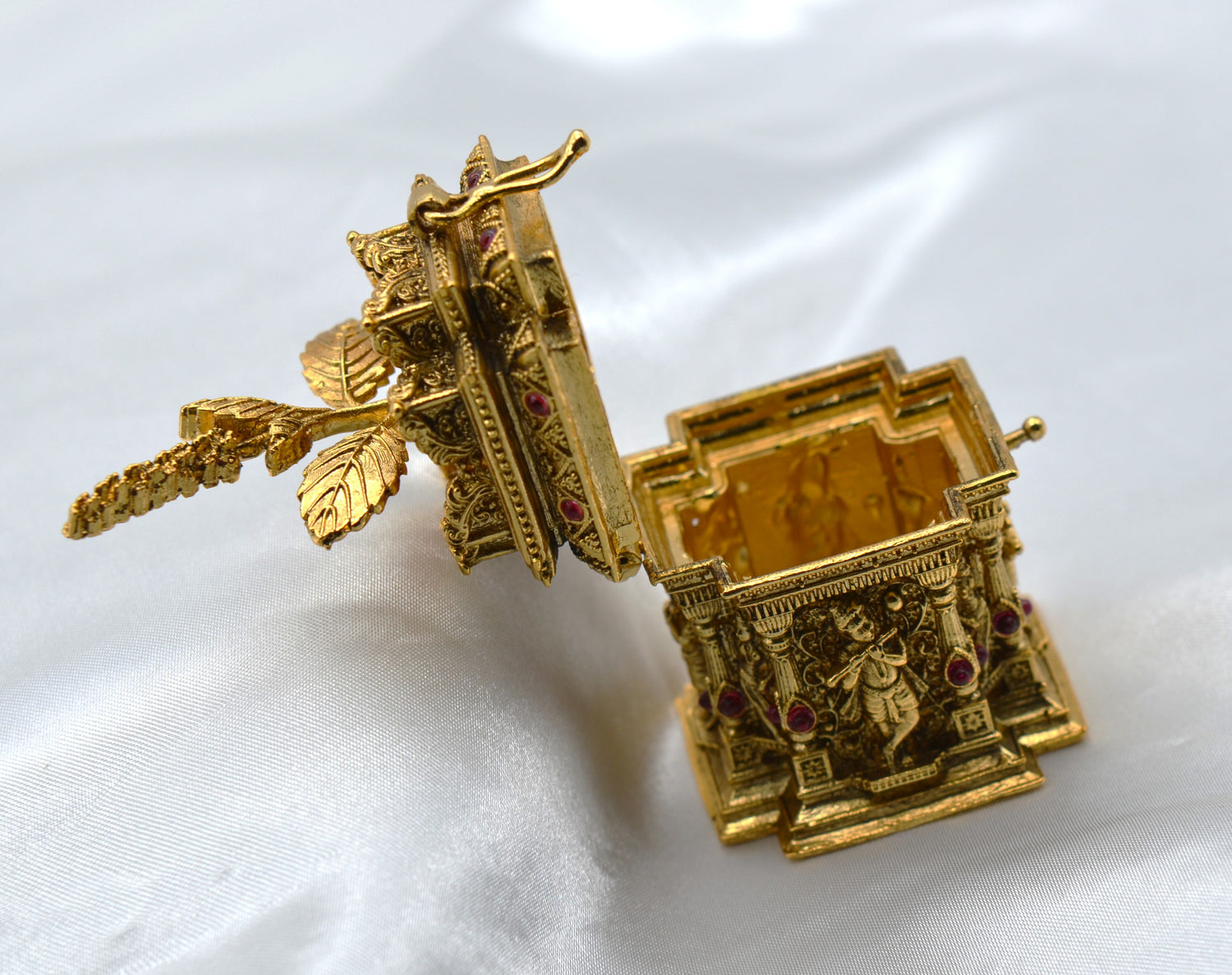 Lord Krishna With Flute Square Sindoor Box