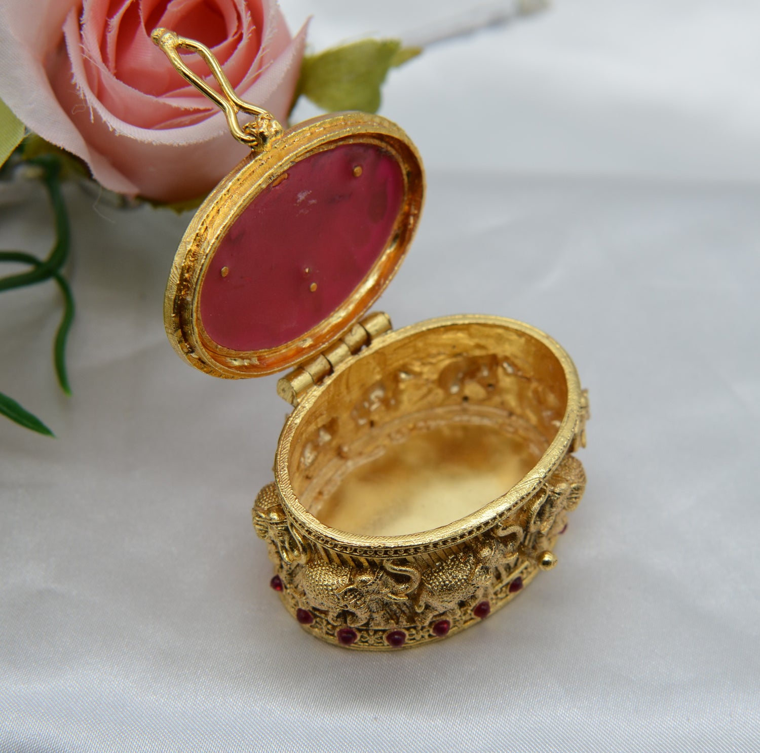 Oval Shape Stone Sindoor Box with Elephant Carving