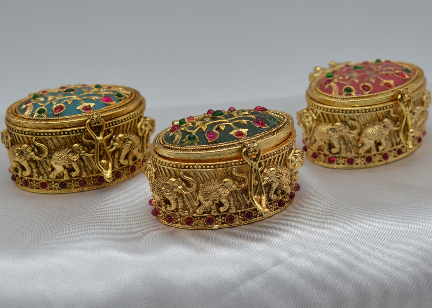 Oval Shape Stone Sindoor Box with Elephant Carving