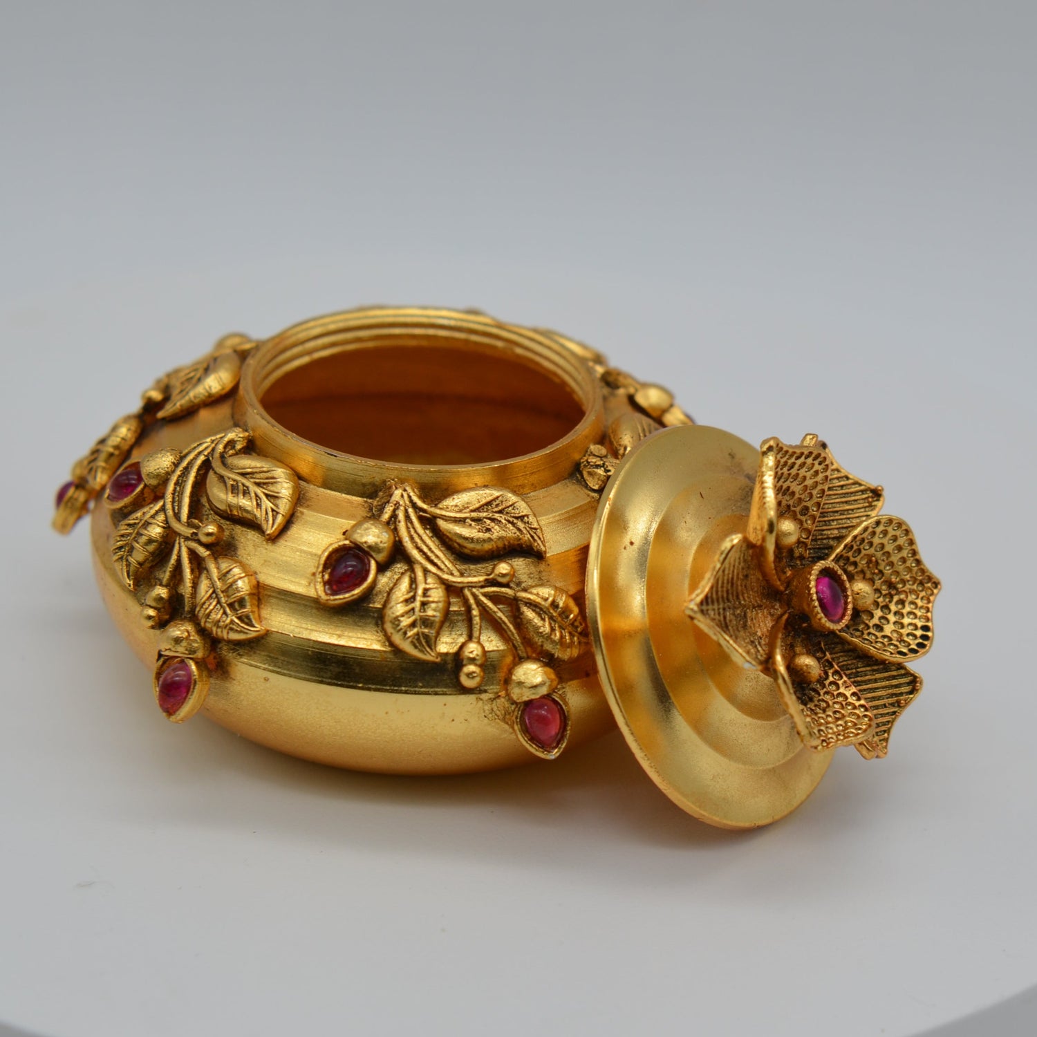 Leaf Round Shape Lakshmi Sindoor Box