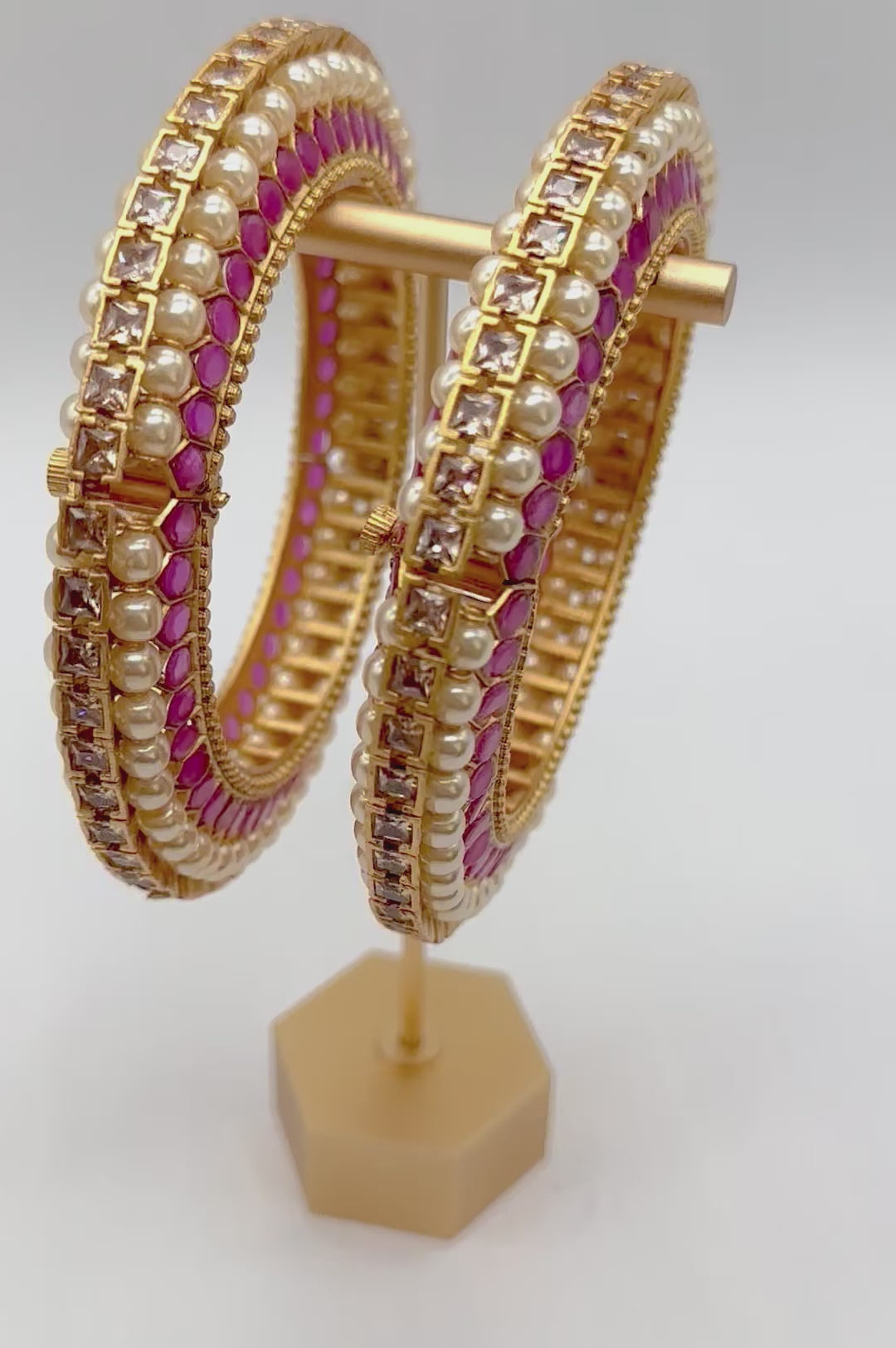 Traditional Kemp Stone With Pearl Openable Pacheli Kadas - Single