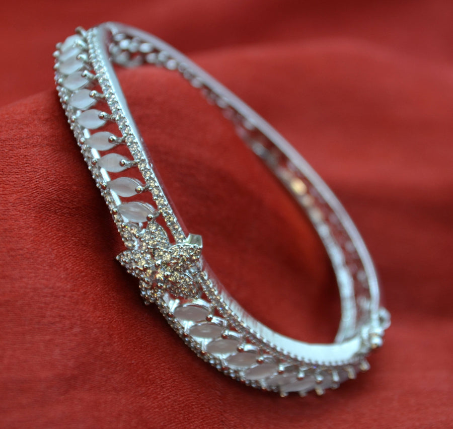 Simple Floral Cz Studded Monalisa Stone Openable Bracelet Bracelets