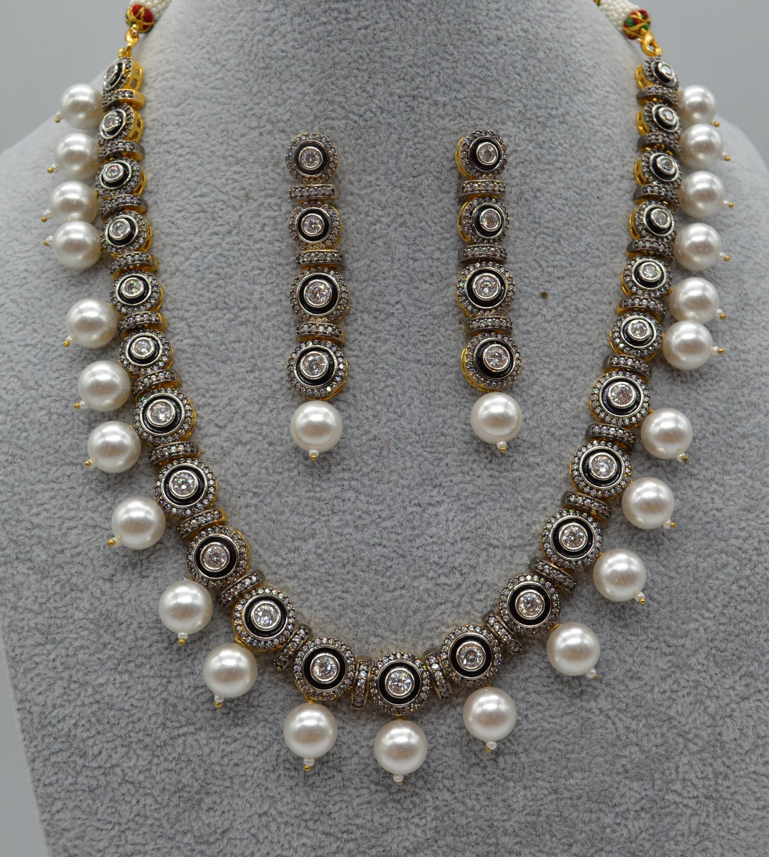 Heer Uncut Kundan Necklace Set Necklaces