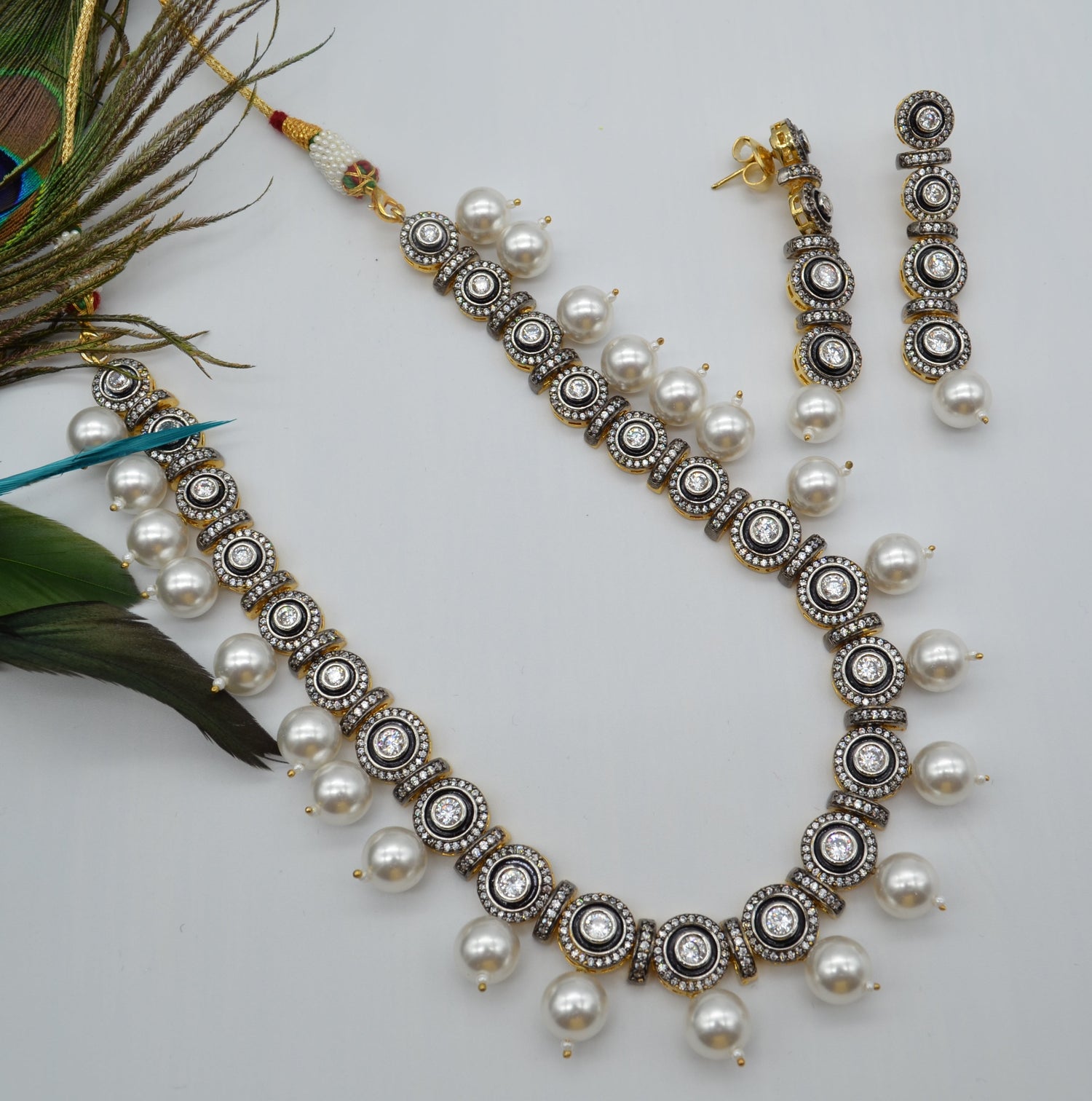 Heer Uncut Kundan Necklace Set Necklaces