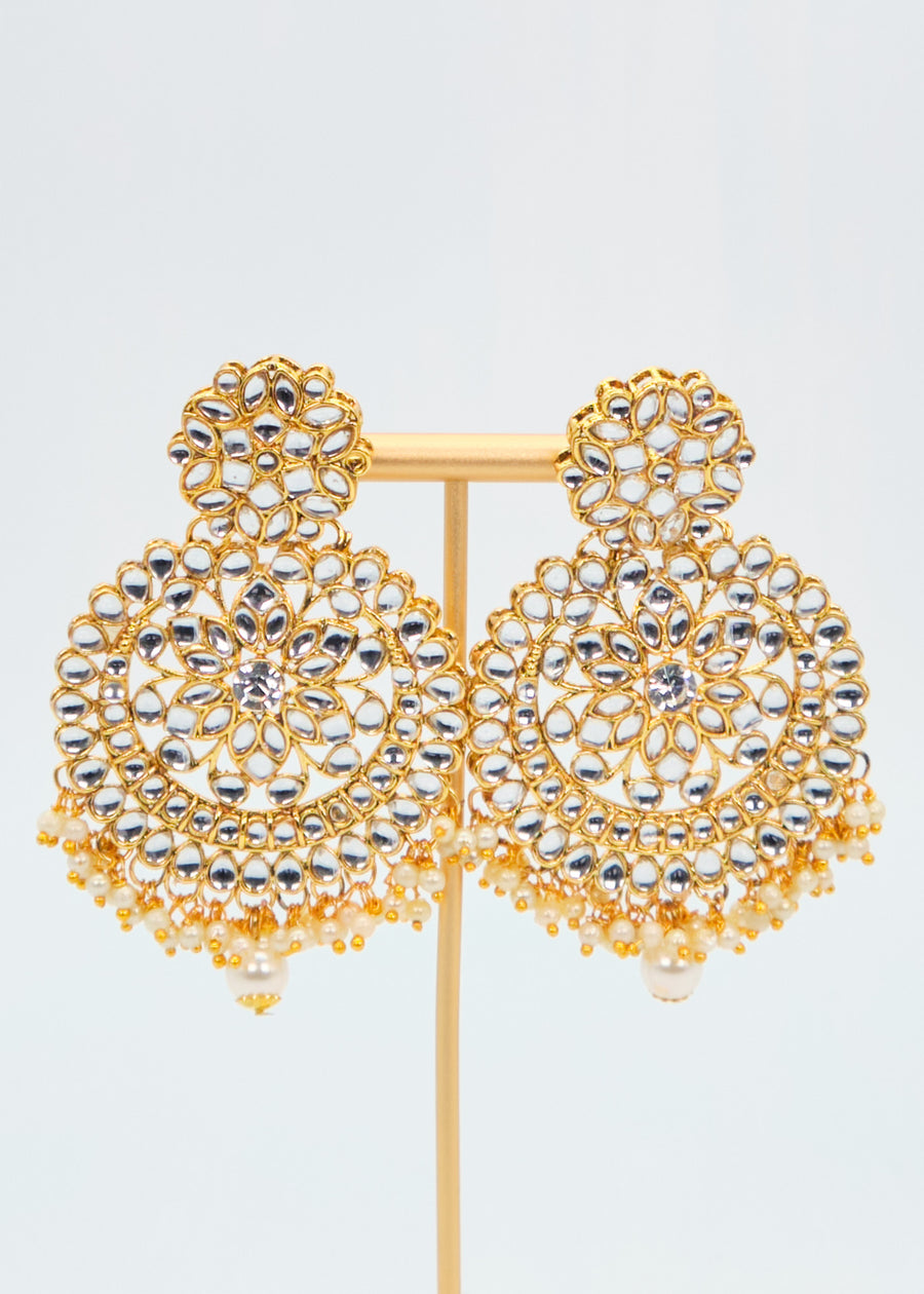 Pearl Long Kundan Necklace With Maang Tikka Set
