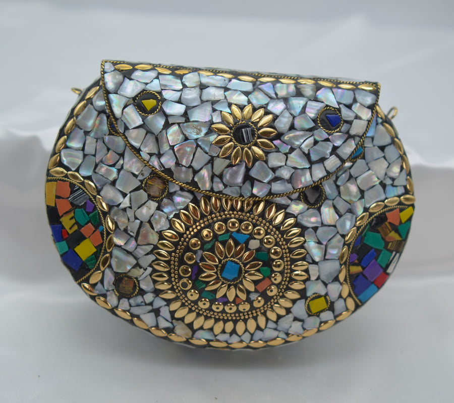 Mosaic Clutch - White With Gold Round Pattern