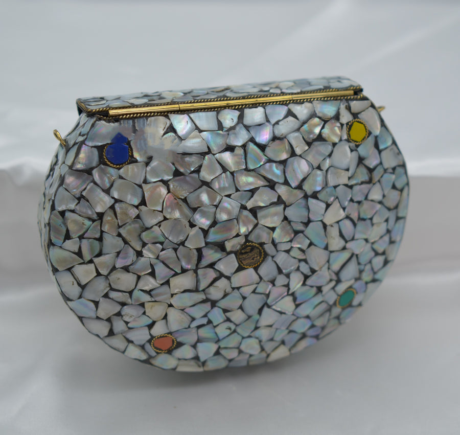 Mosaic Clutch - White With Gold Round Pattern