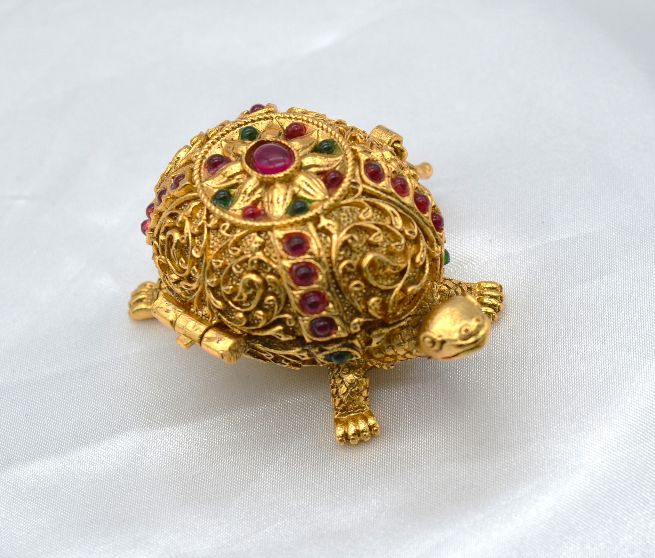 Tortoise Design With Kemp Stone Sindoor Box