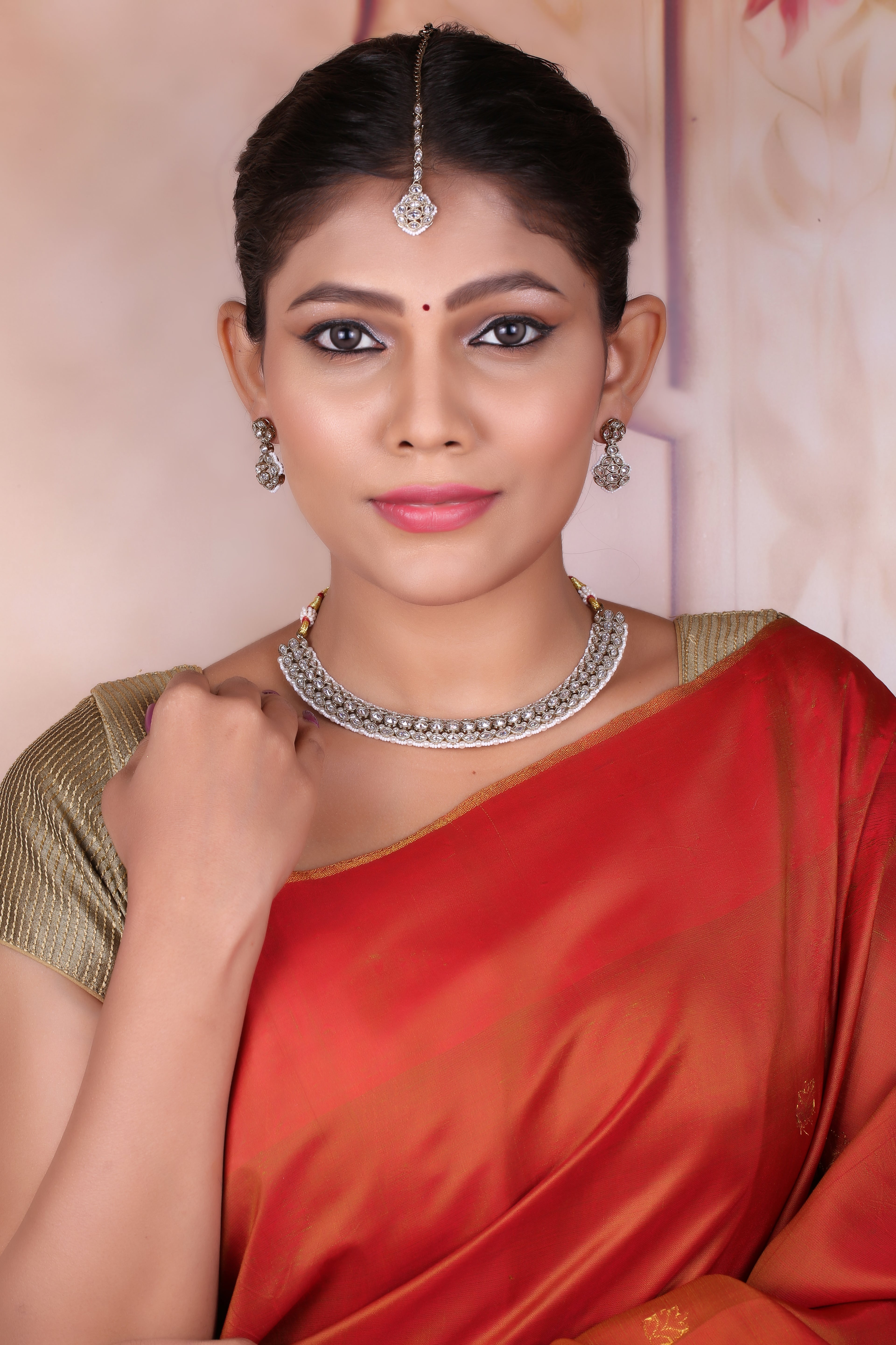 White Clear Antique Polki Kundan Necklace Earrings Tika Set