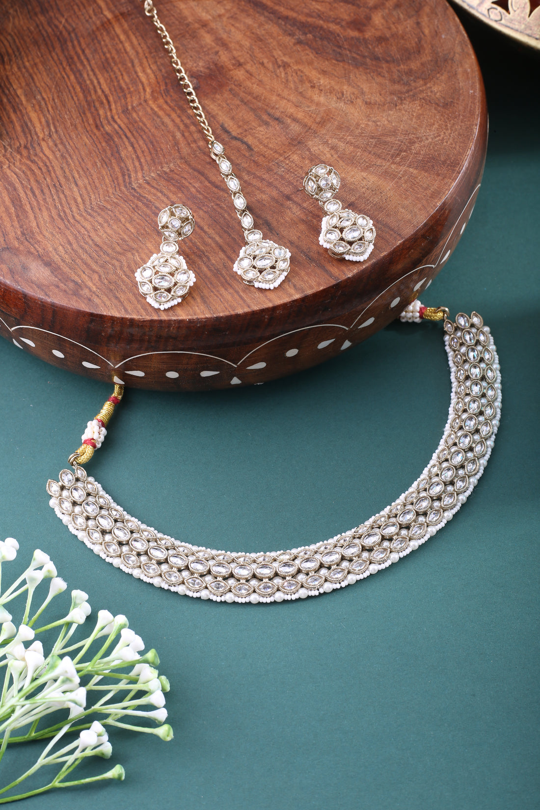 White Clear Antique Polki Kundan Necklace Earrings Tika Set