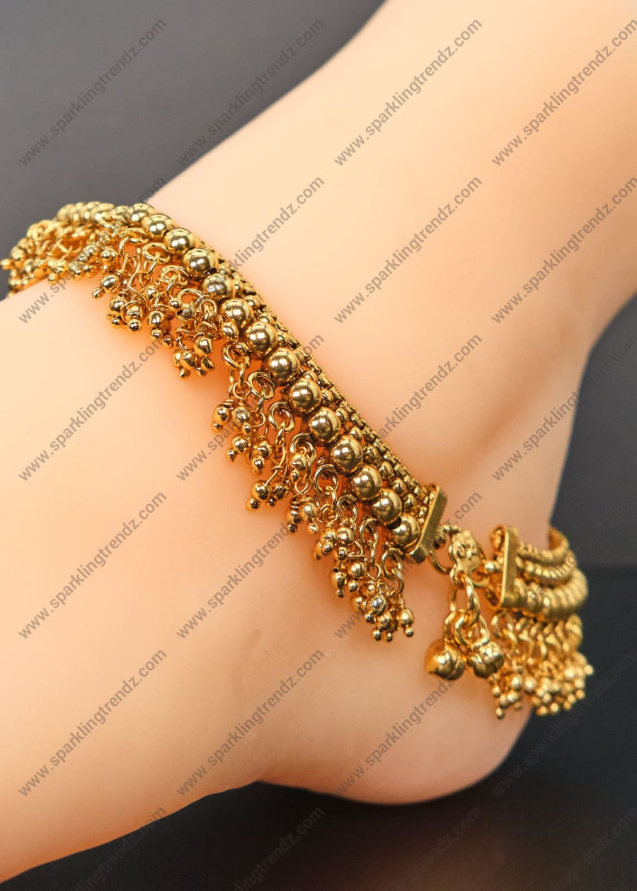 Diva Matte Gold Traditional Anklet Set Anklets