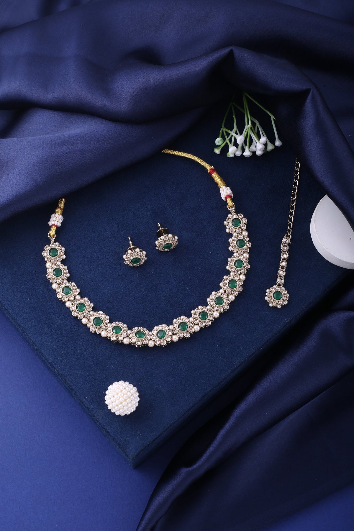 Emerald Green Polki Floral Necklace Set with Studs &amp; Maang Tikka, with dimensions