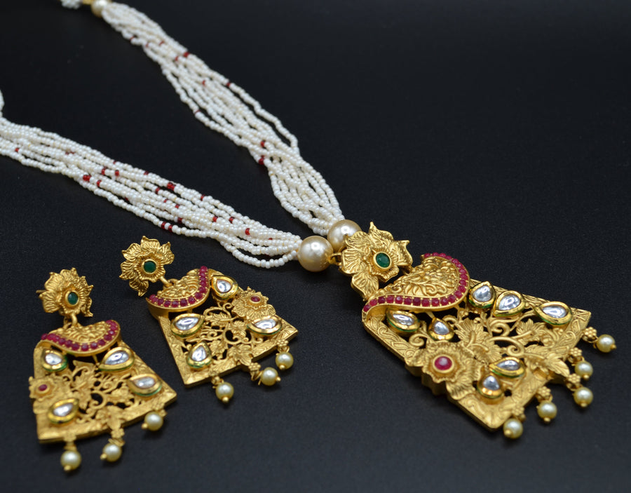 Meenakari Silver Foiled Kundan Necklace Set.