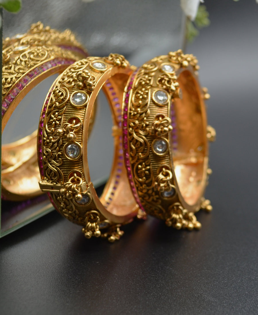 Openable Tyaani Kundan Kadas - Pair Bracelets