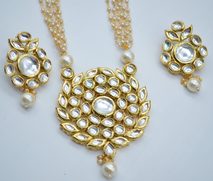 Big Kundan Pendant With Pearl Chain Necklace Set Necklaces