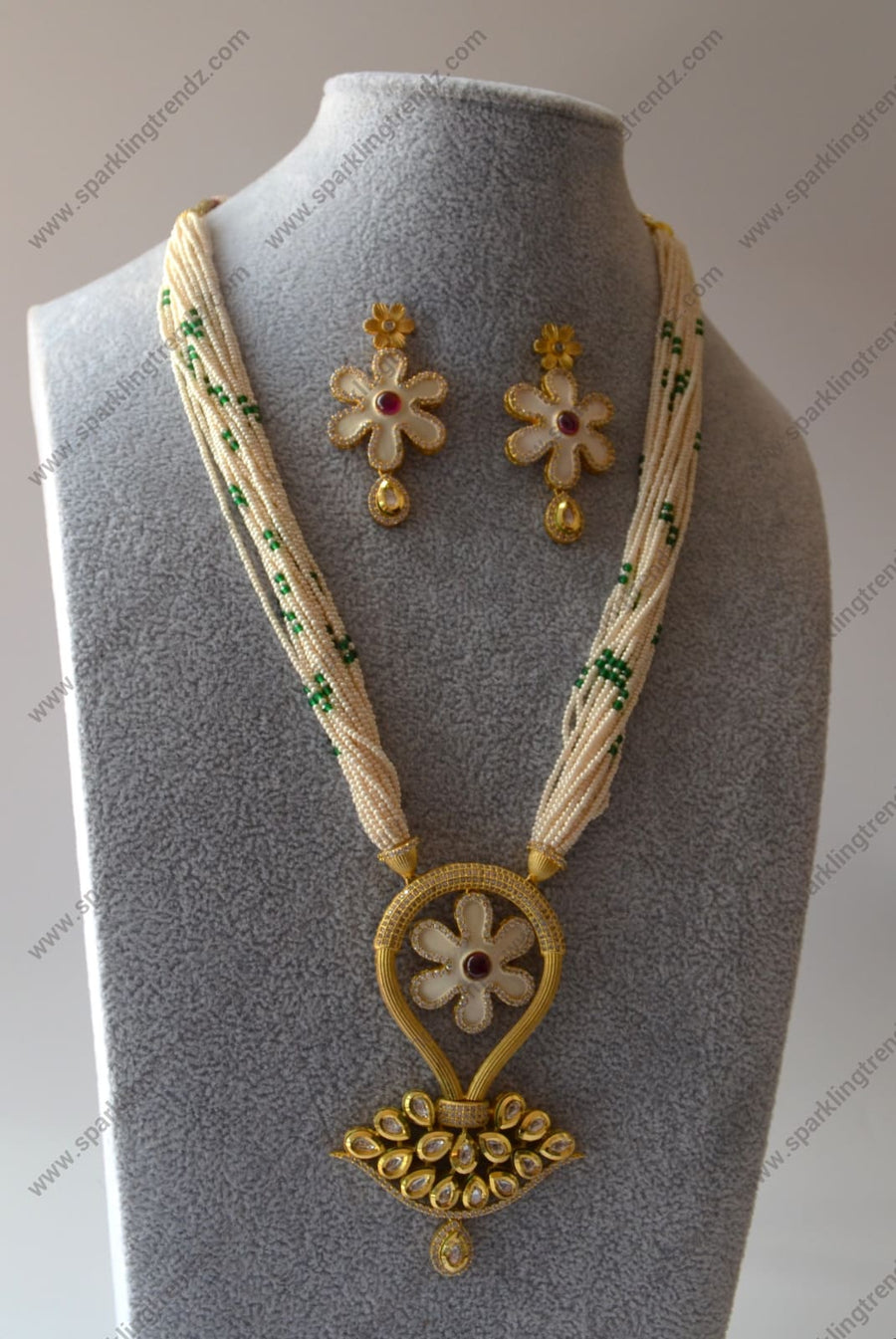 Foiled Kundan Meenakari Centre Flower Pendant Necklace Set Necklaces