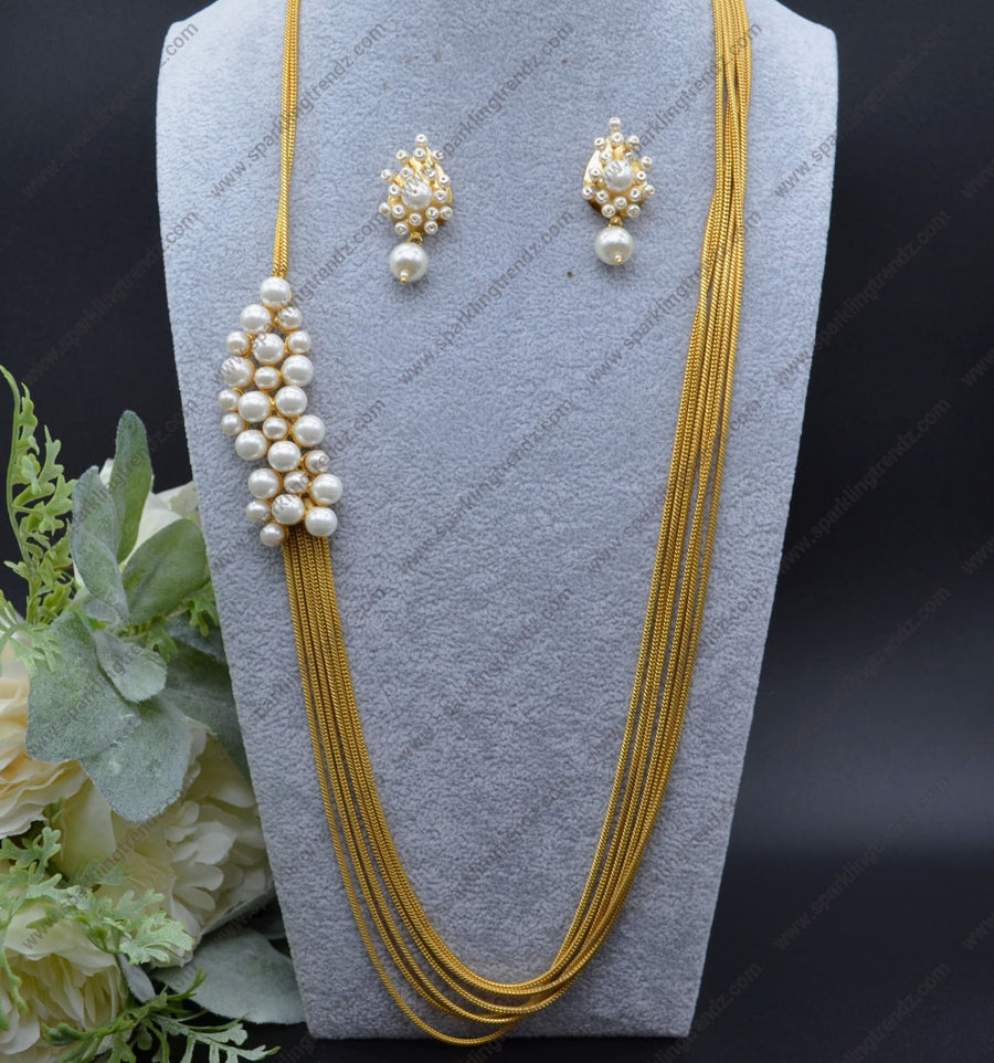 Laina Contemporary Baroque Pearl Necklace Set Necklaces