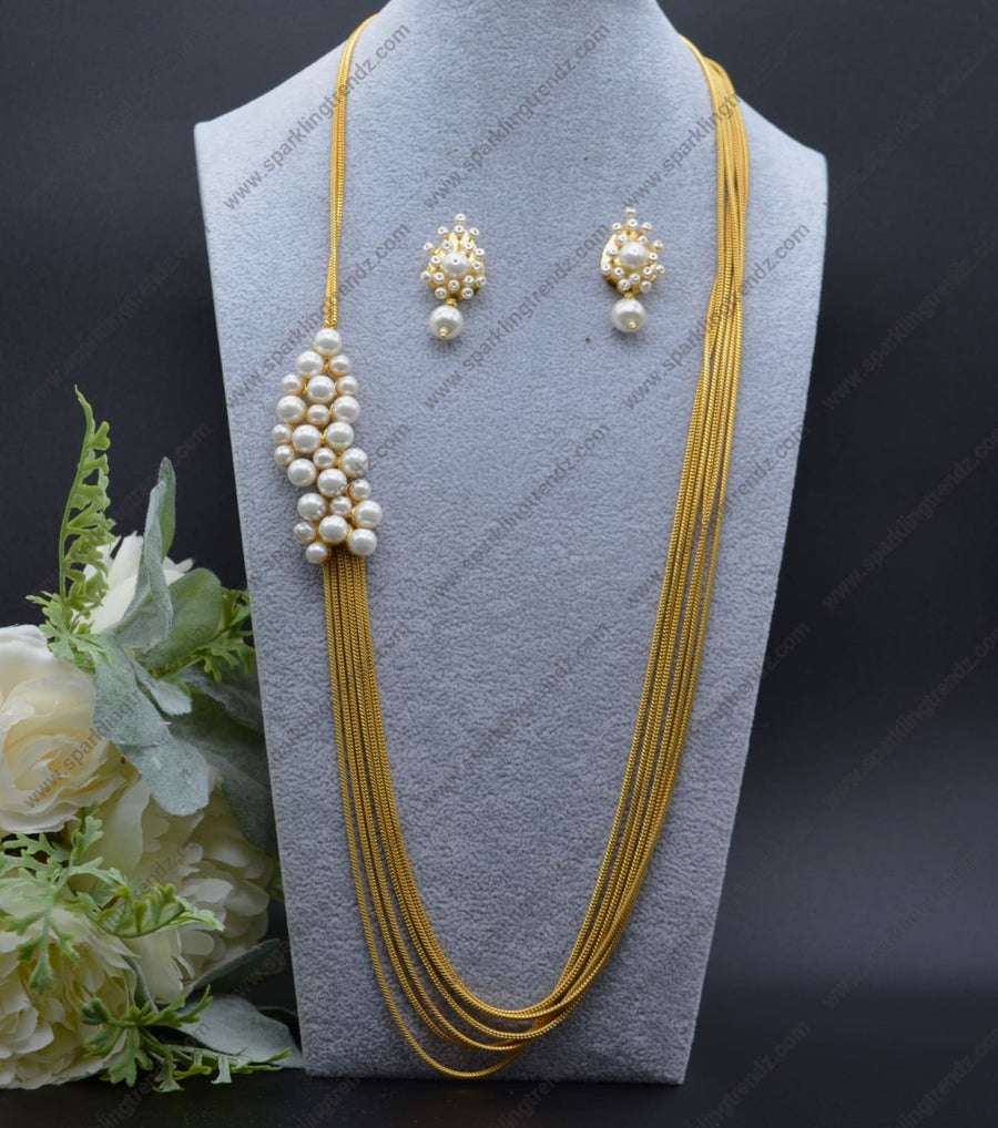 Laina Contemporary Baroque Pearl Necklace Set Necklaces
